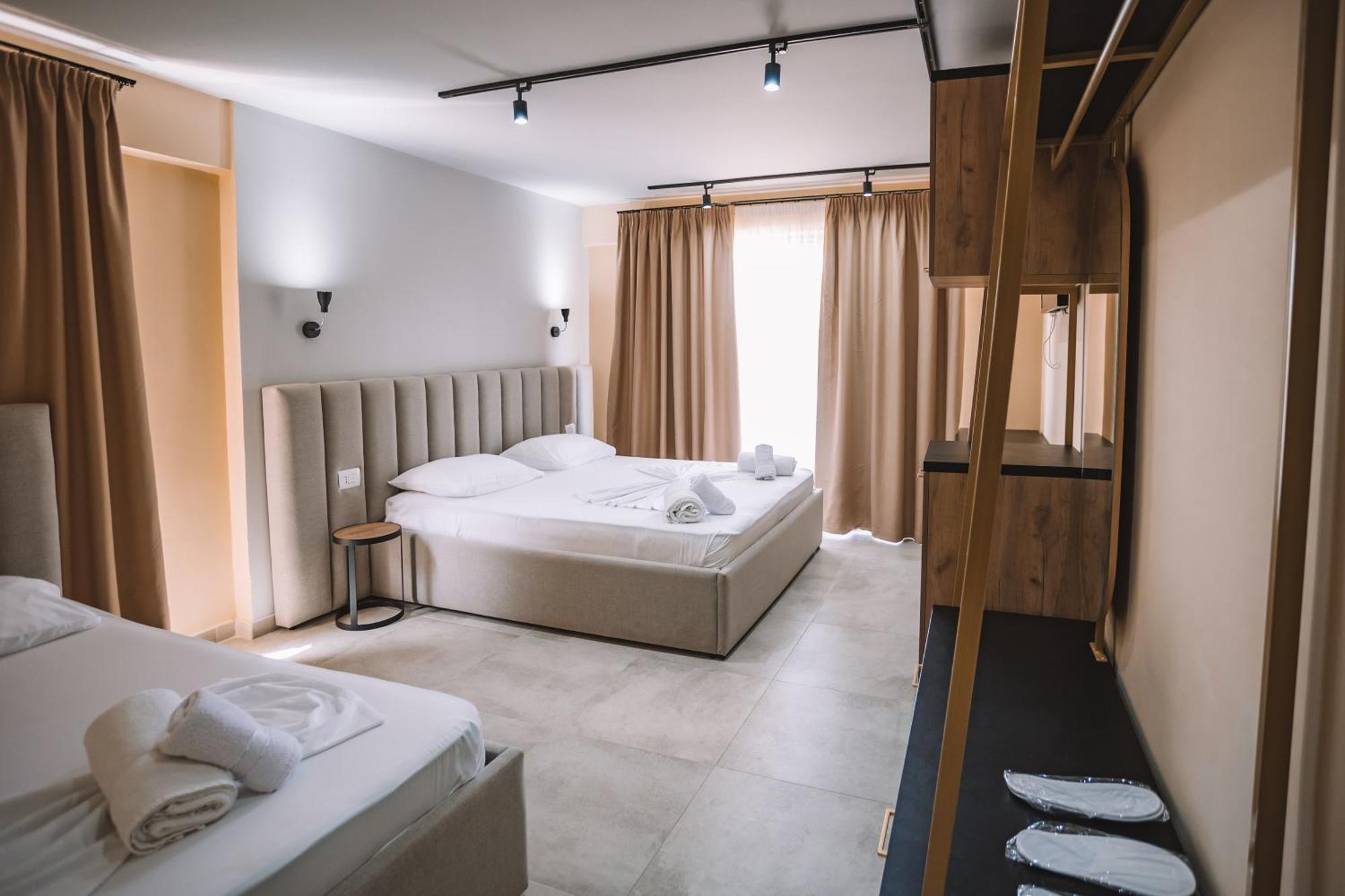 The Blue Wave Hotel Химара Экстерьер фото