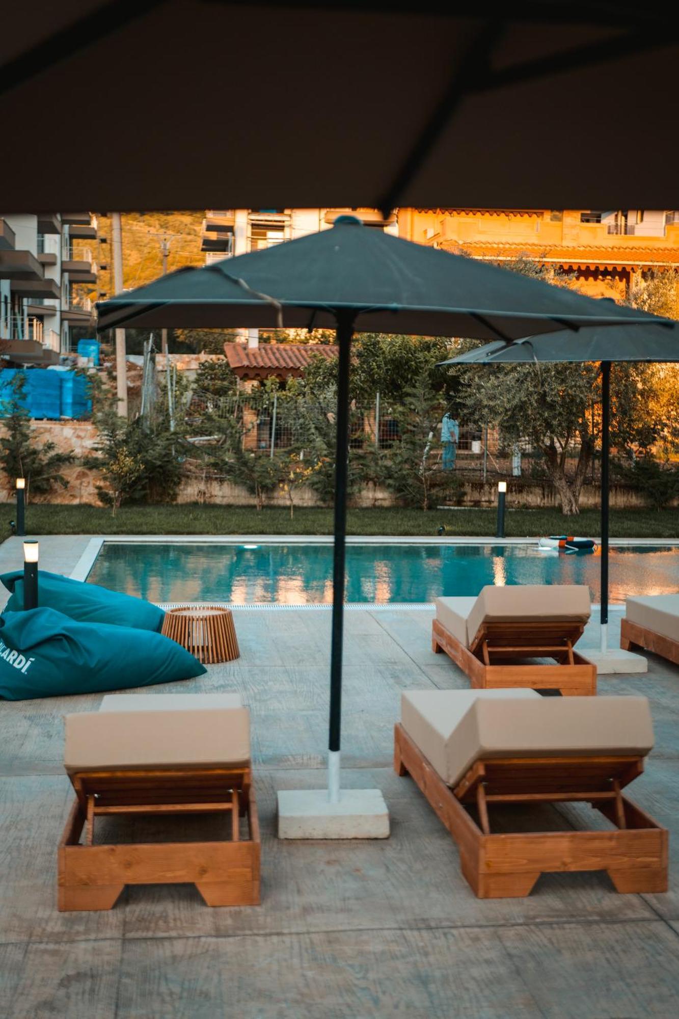 The Blue Wave Hotel Химара Экстерьер фото